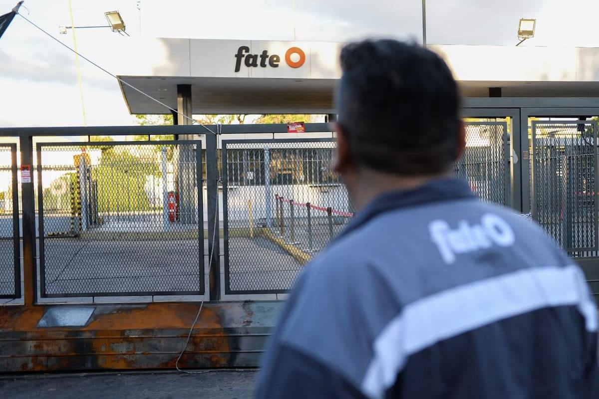 En seis meses se esfumaron más de 9.100 empresas del padrón formal y casi 140.000 empleos quedaron en el camino