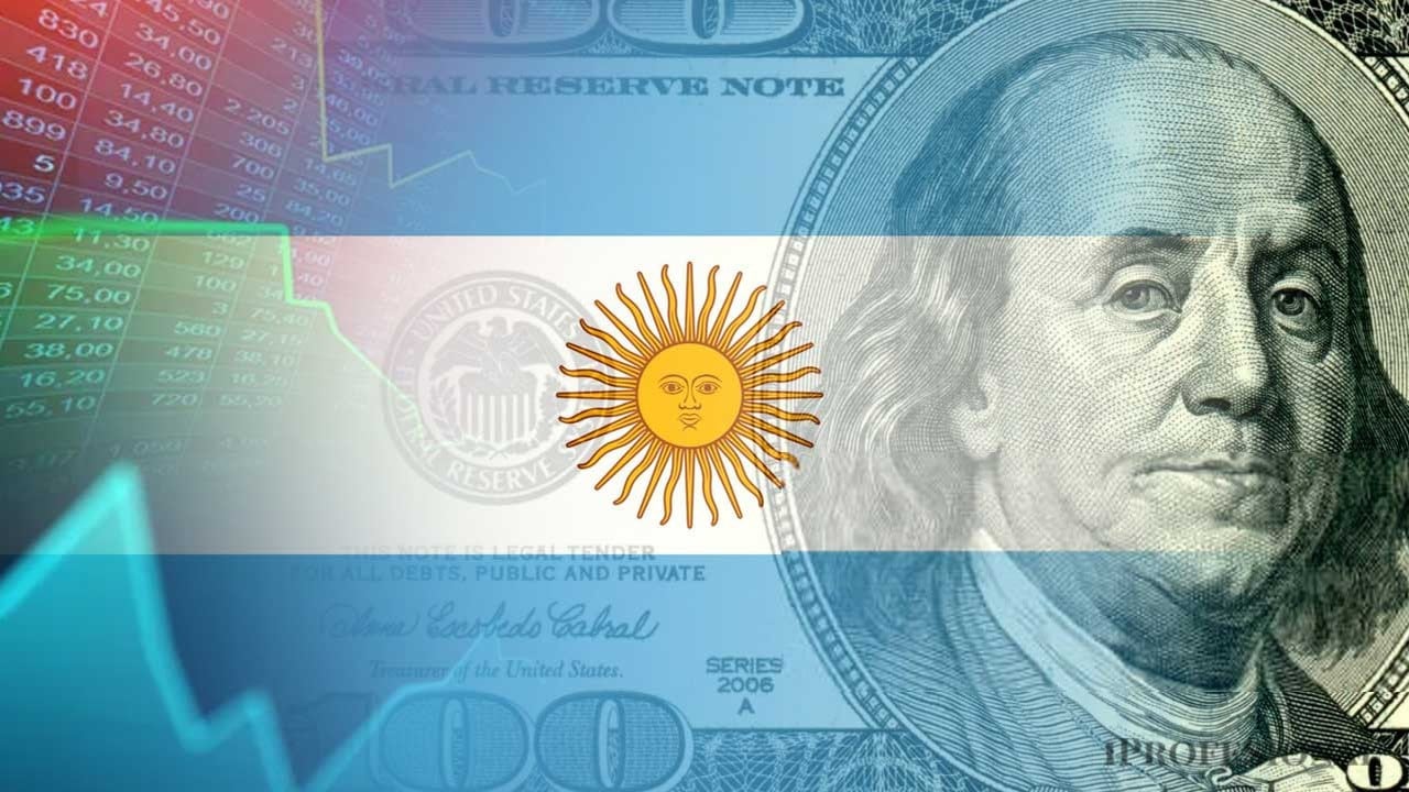 El dólar mayorista cerraría el año entre $1.611 y $1.850, según el consenso de 47 economistas