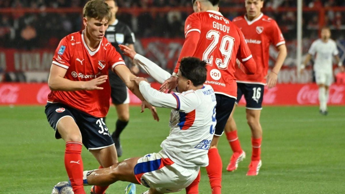 El Rojo se quedó con las ganas en casa y el Ciclón se llevó un empate con sabor a poco