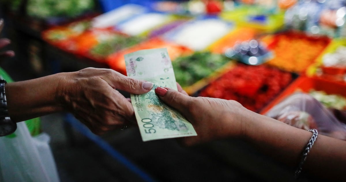 Panificados, verduras y carnes lideran la suba semanal de 3% en alimentos y bebidas según LCG