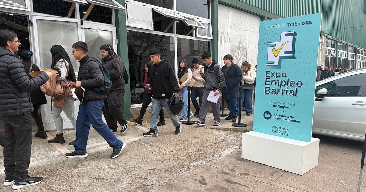Cambiar de empleo registrado a cuenta propia recortó el poder adquisitivo casi 28 por ciento entre 2023 y 2025