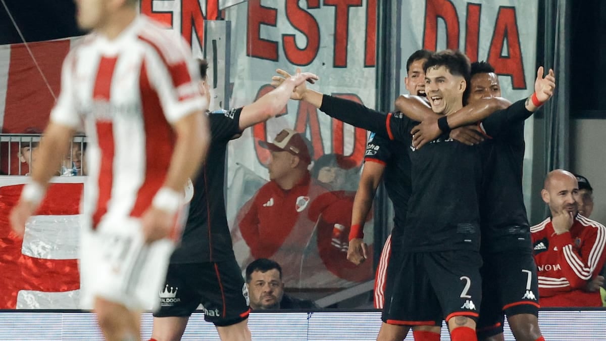 Huracán le bajó la espuma a River en el Monumental y se volvió con todo