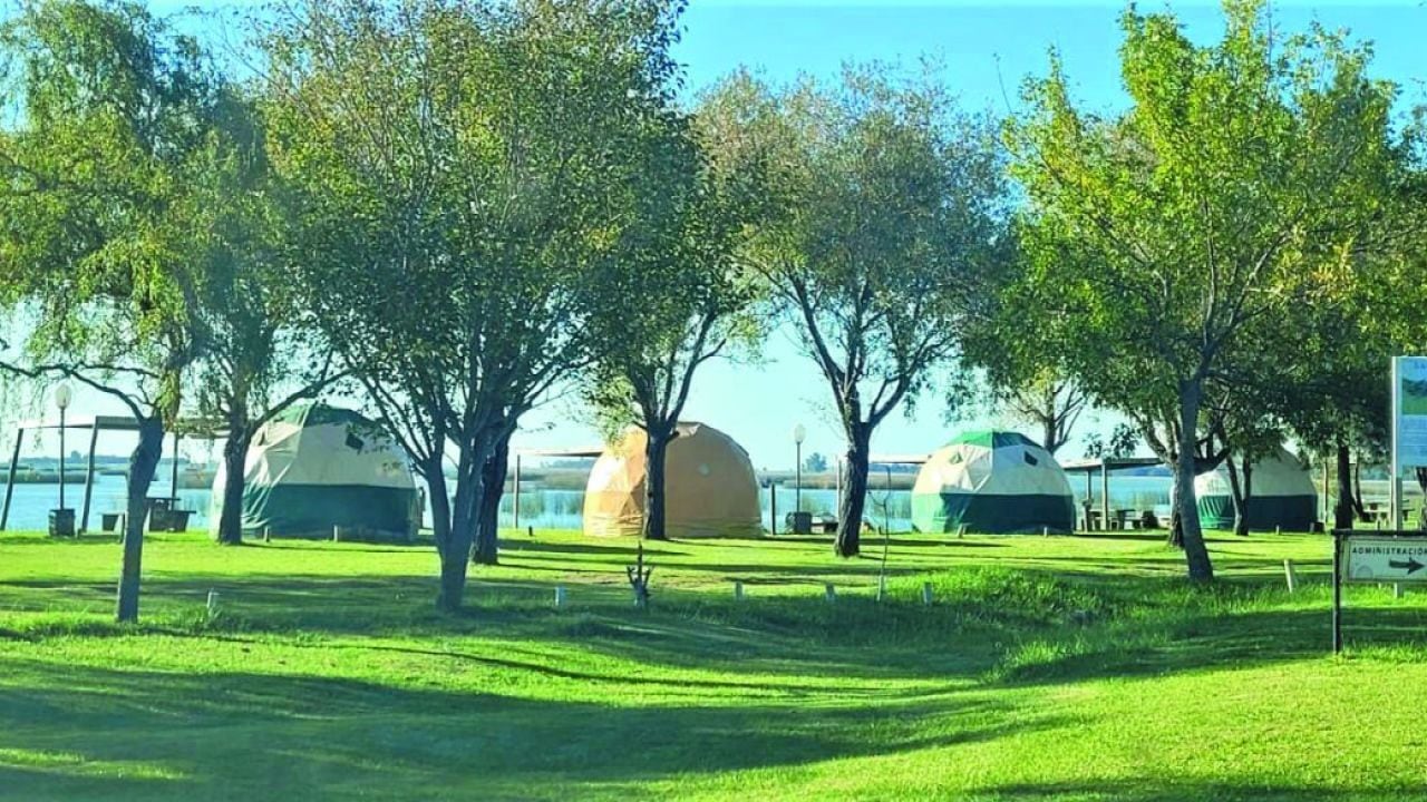 Cinco glampings en la provincia de Buenos Aires para dormir entre lagunas, sierras, bosques y playas