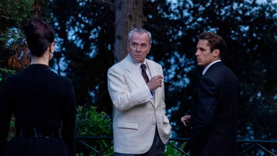 Cuando un actor que fue Sherlock Holmes se mete a detective de verdad: llega "El problema final" a Netflix