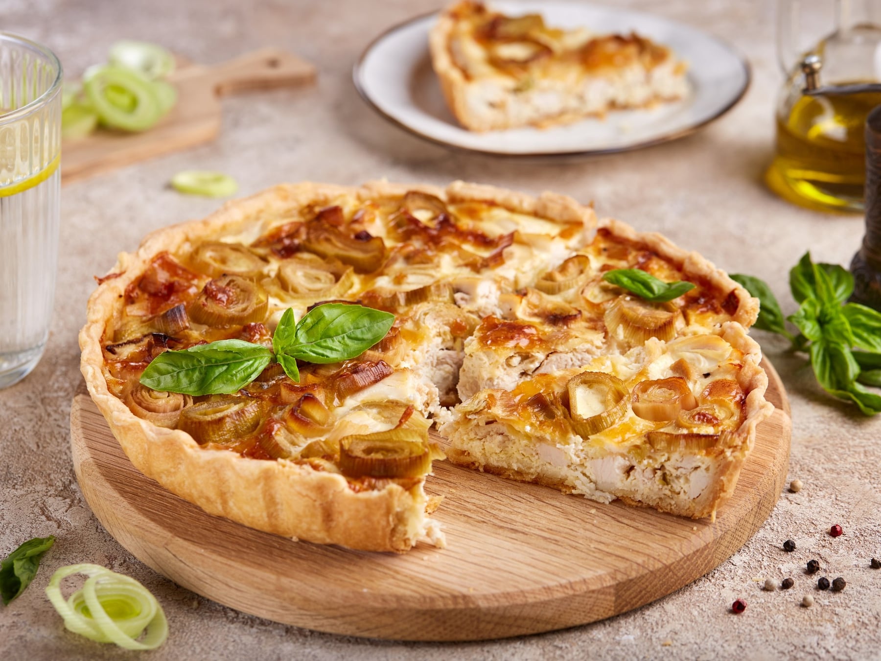 Pollo que sobra, tarta que alcanza: combinaciones caseras para estirar la comida sin gastar de más