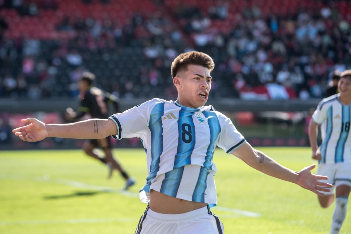 Espíndola, el pibe de Rojas, liquidó a Perú y mandó a la Selección a la final del Oro
