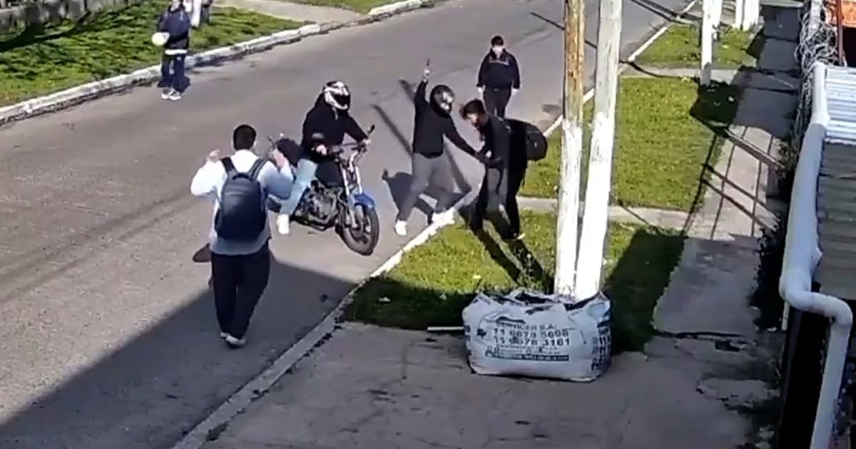 La Matanza: un fiscal busca a dos motochorros que asaltaron a adolescentes con autismo en González Catán