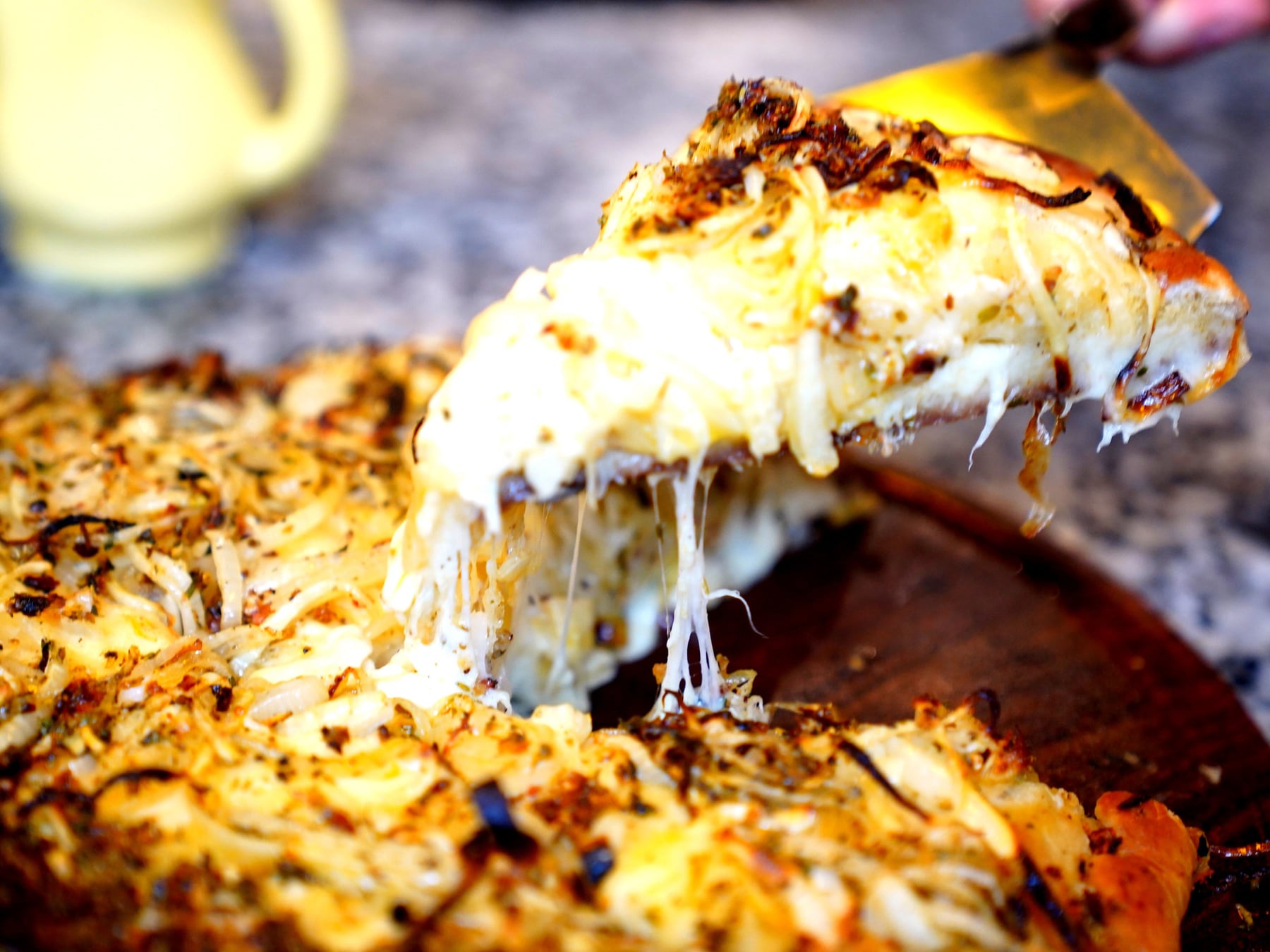 Seis pizzerías históricas de Buenos Aires donde una porción de muzzarella se paga desde tres mil quinientos pesos
