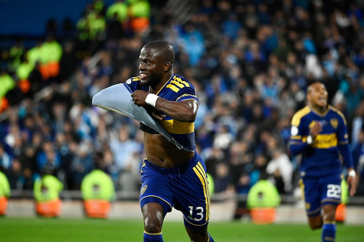 El tercer tiempo del alma: tres cabezazos de Valencia devolvieron a Boca a la pelea