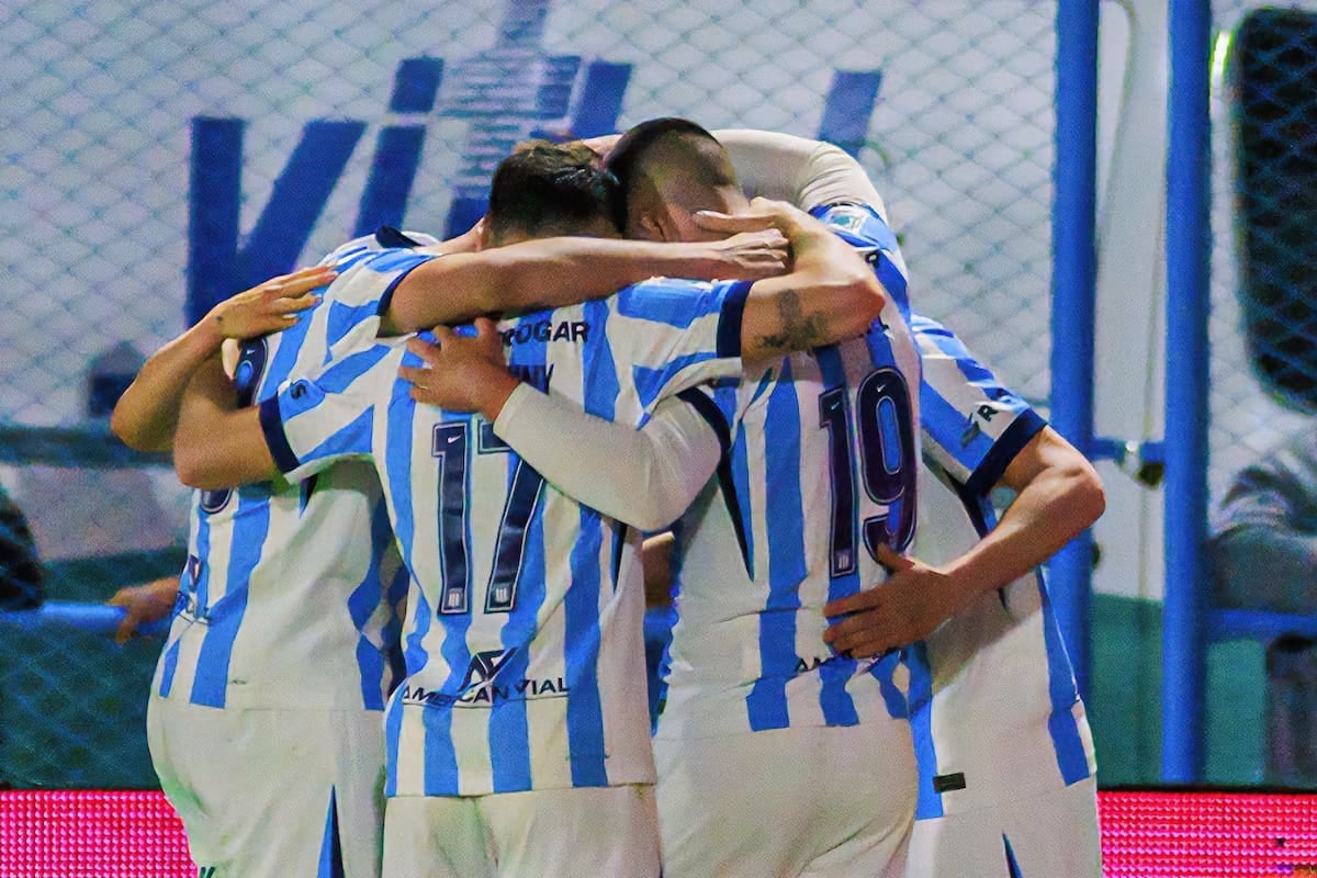 Racing se enchufó en Río Cuarto y Romero arrancó con el pie derecho
