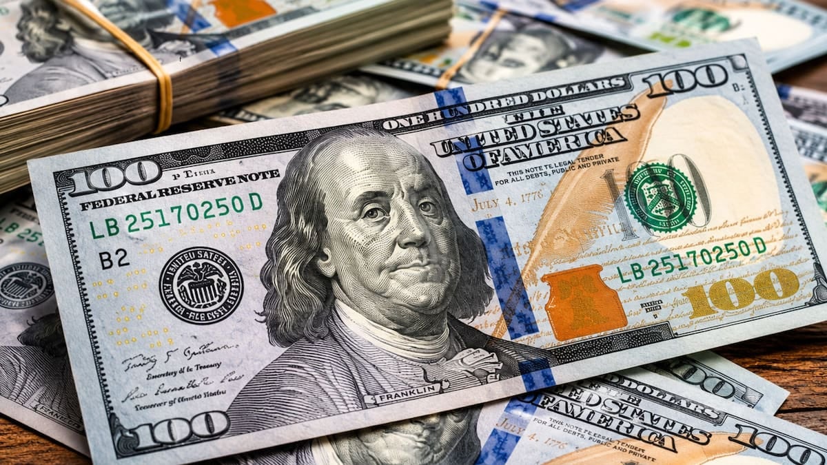 El dólar oficial cerró el último día hábil a $1540 para la venta en el Banco Nación