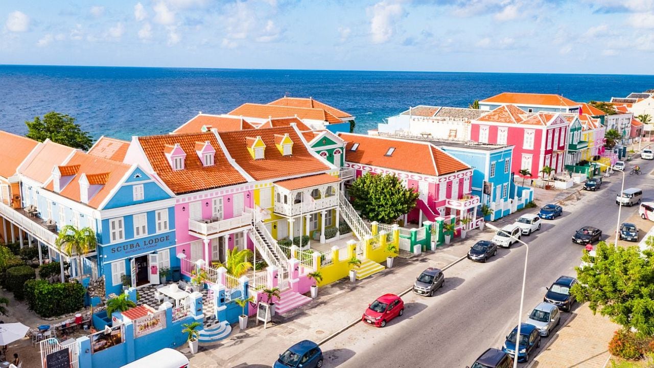 Curazao, la isla del sur del Caribe que se recorre con los pies en el agua y los ojos bien abiertos