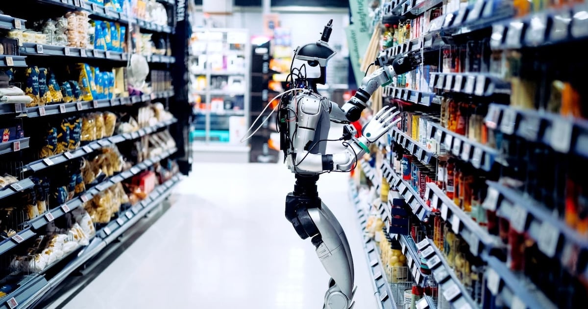 La noche en que las góndolas se arreglan solas: los robots que ya repiten los gestos del repositor en Dinamarca