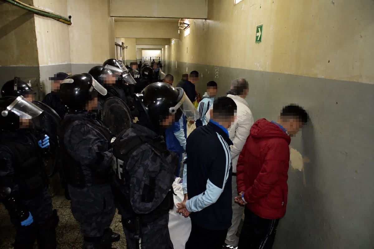 Inició el operativo para mudar a 1.500 detenidos de Devoto al nuevo complejo federal de Marcos Paz