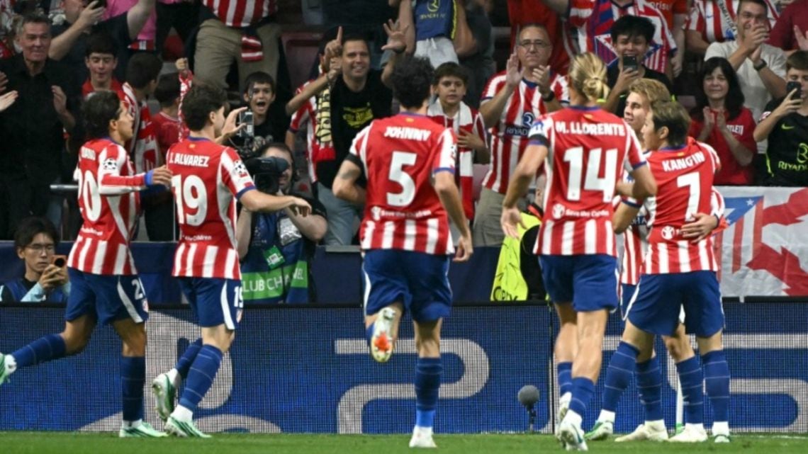 El Atleti de Simeone le soltó la mano al United y se acomodó en la Champions
