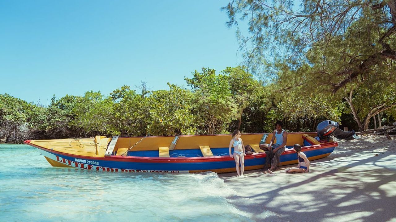 Jamaica se muestra al viajero argentino como un destino que se camina, se saborea y se escucha, mucho más allá del sol y la playa