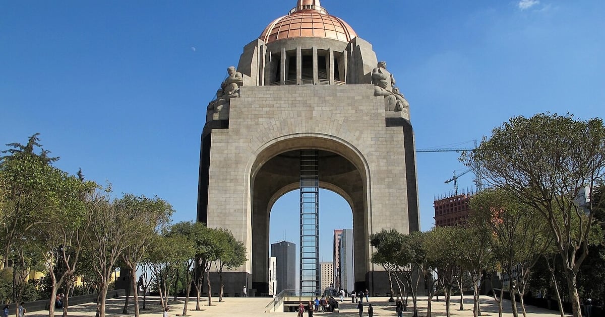 Sesenta y siete metros de acero y memoria: el arco triunfal más alto del mundo se alza en el corazón de Ciudad de México