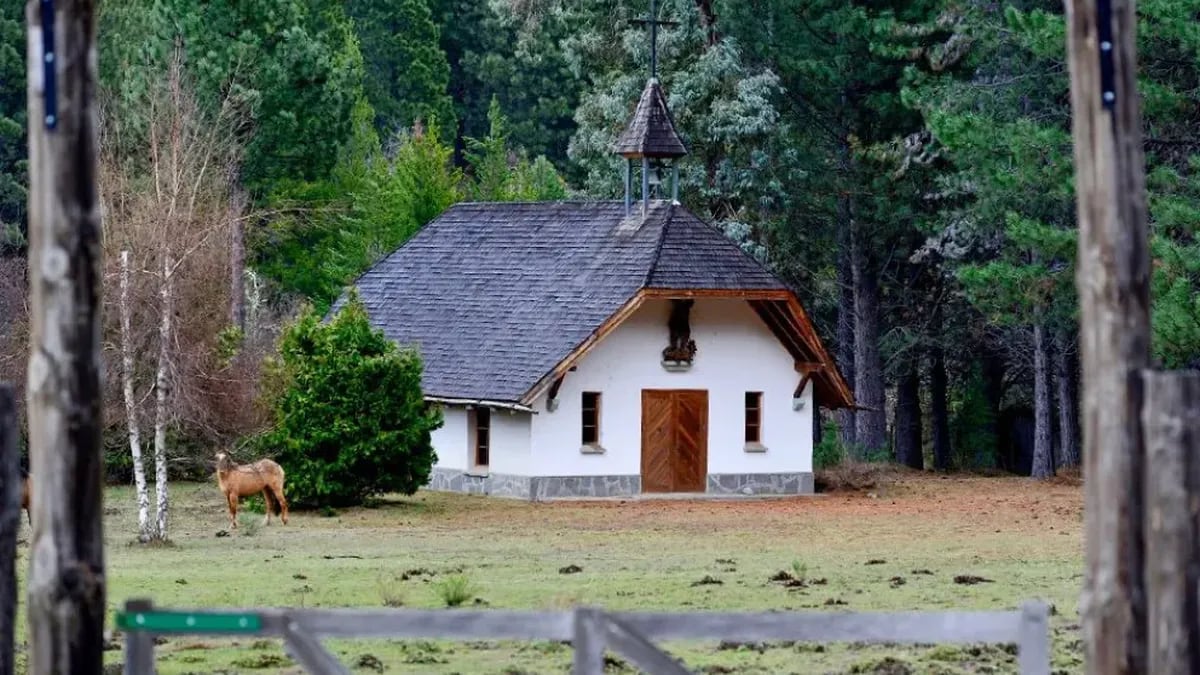La aldea alpina que Georg von Waldburg-Zeil dejó plantada entre las lengas de Meliquina