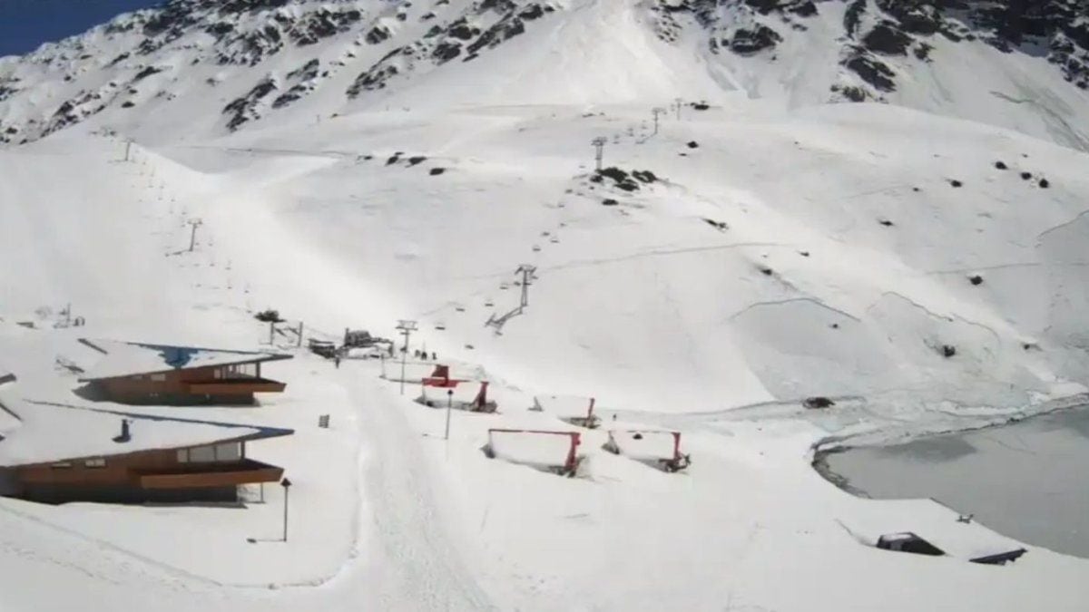 Una avalancha en la cordillera chilena dejó tres montañistas muertos y cuatro heridos en una zona no habilitada