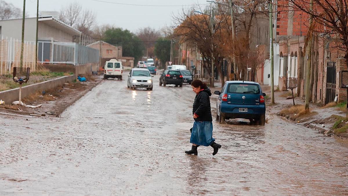 Cuando el cielo se cierra en minutos: lo que cada familia neuquina puede hacer antes de que el agua llegue a la puerta
