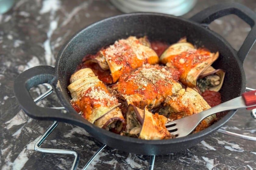 Rollitos de berenjena al horno: una receta que viaja de la sartén a la mesa sin prisa