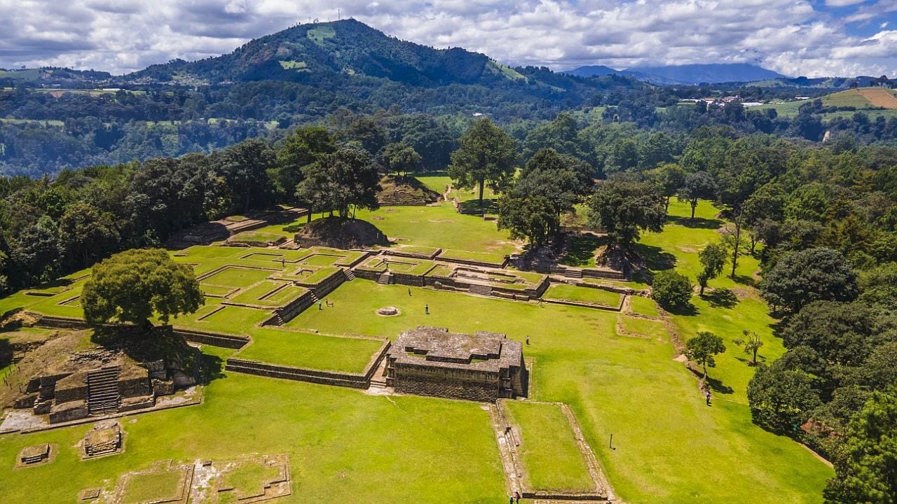Guatemala, un país del tamaño de una provincia argentina que condensa selvas, volcanes, mayas y Caribe en trece días de viaje