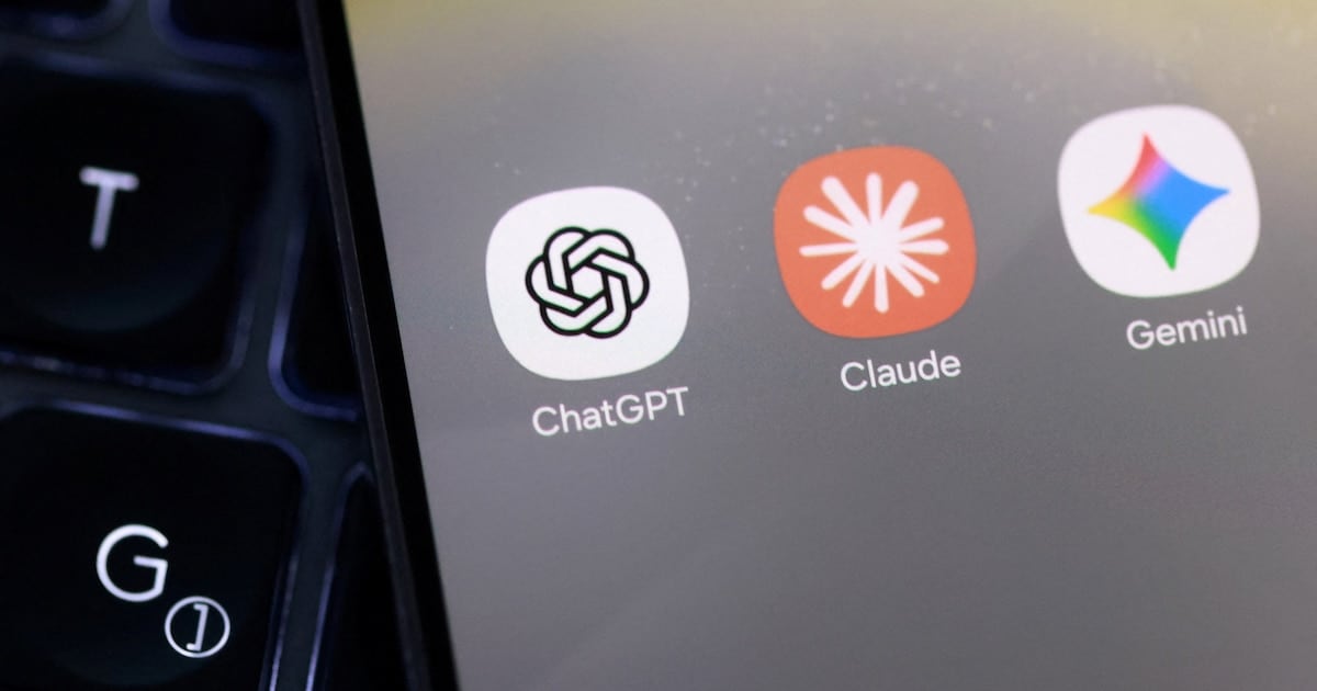 ChatGPT conserva la punta, pero Gemini y Claude aceleran y le disputan el mercado