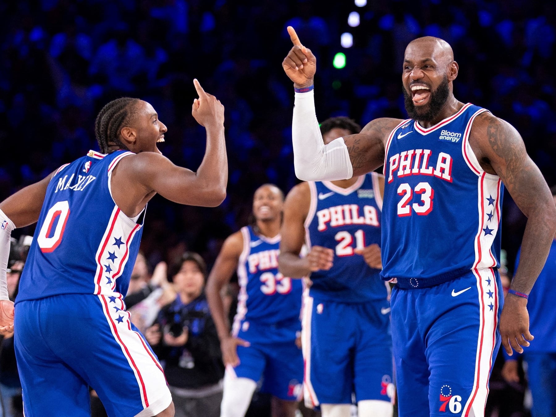 Philadelphia dio el vuelazo histórico y LeBron festejó su debut local con un parcial demanualidad