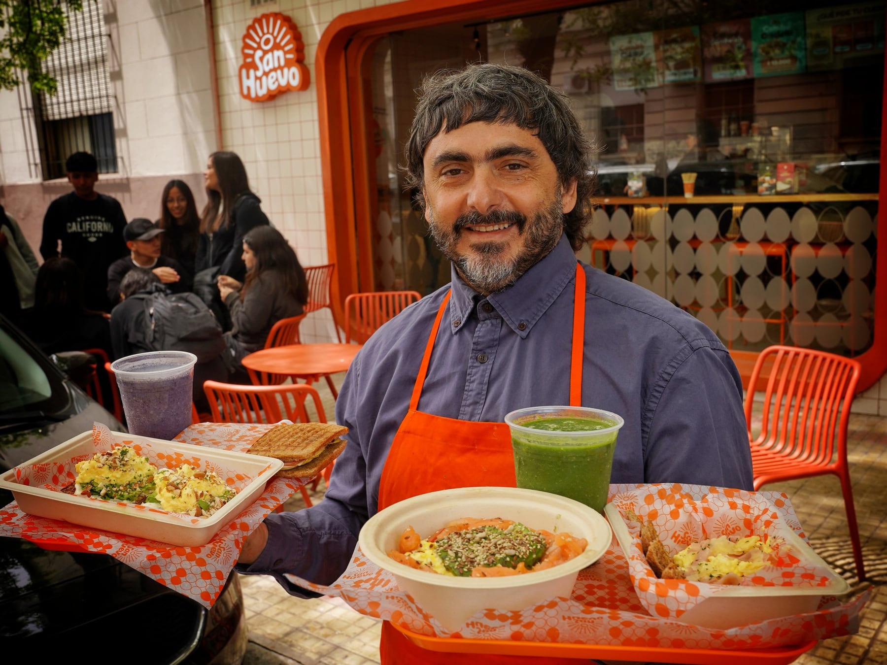 El microcentro de La Plata tiene un restaurante donde el huevo manda