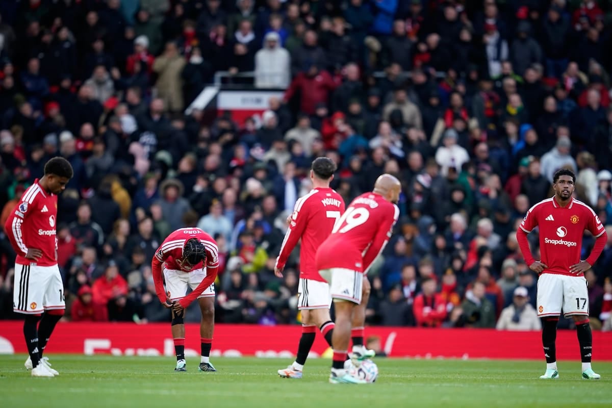 Manchester United se sigue hundiendo: Bournemouth lo goleó 3-0 en Old Trafford